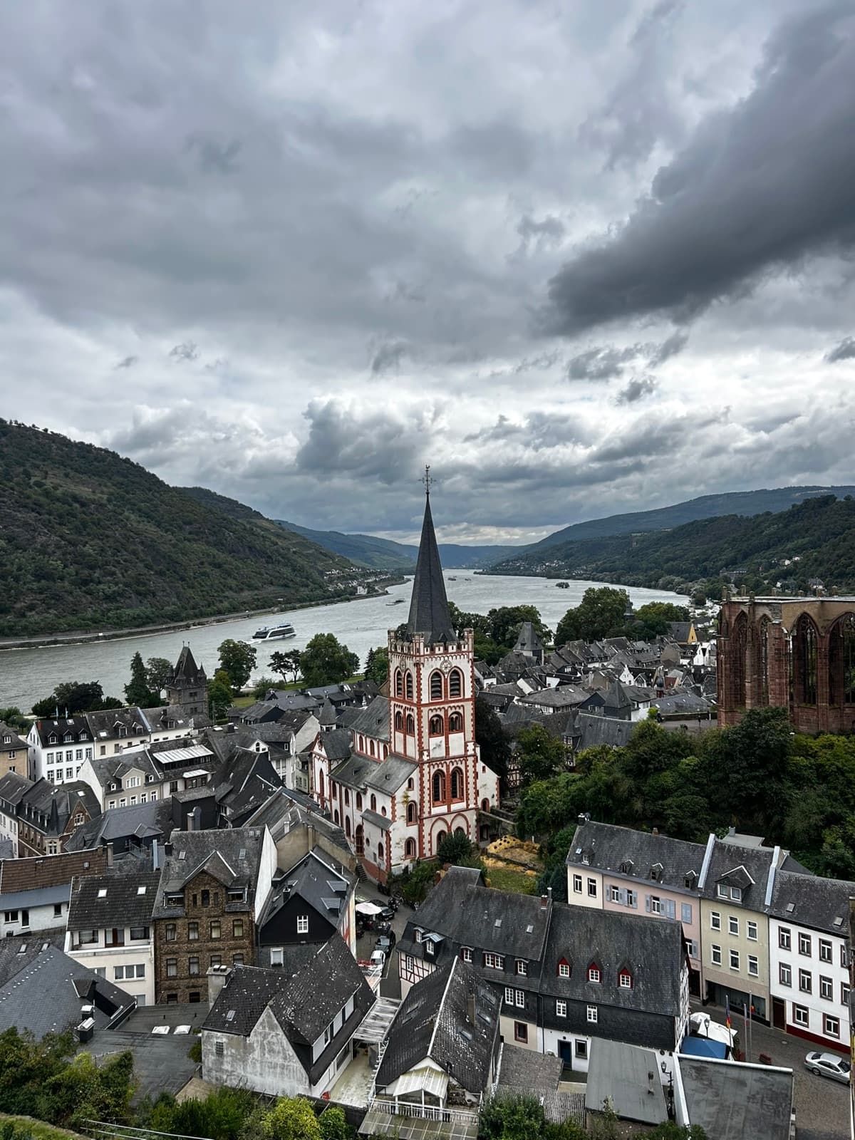 A church that keeps the town small — Bacharach · Rhineland-Palatinate